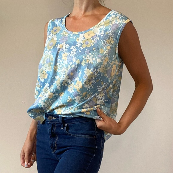 Cute Blue/Yellow Floral Tank Top - Picture 6 of 6